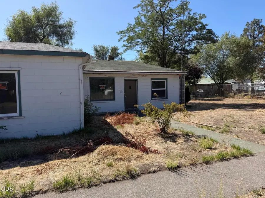 240 NW Birch Avenue, Redmond, OR 97756 - #2