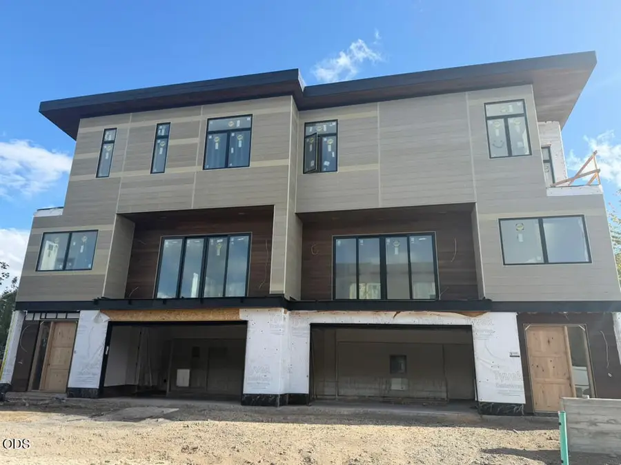 210 SW Log Court #7, Bend, OR 97702 - #3