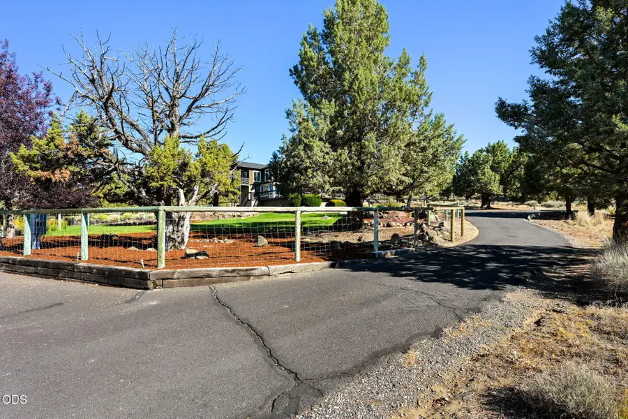 21042 Robin Avenue, Bend, OR 97703 - #3