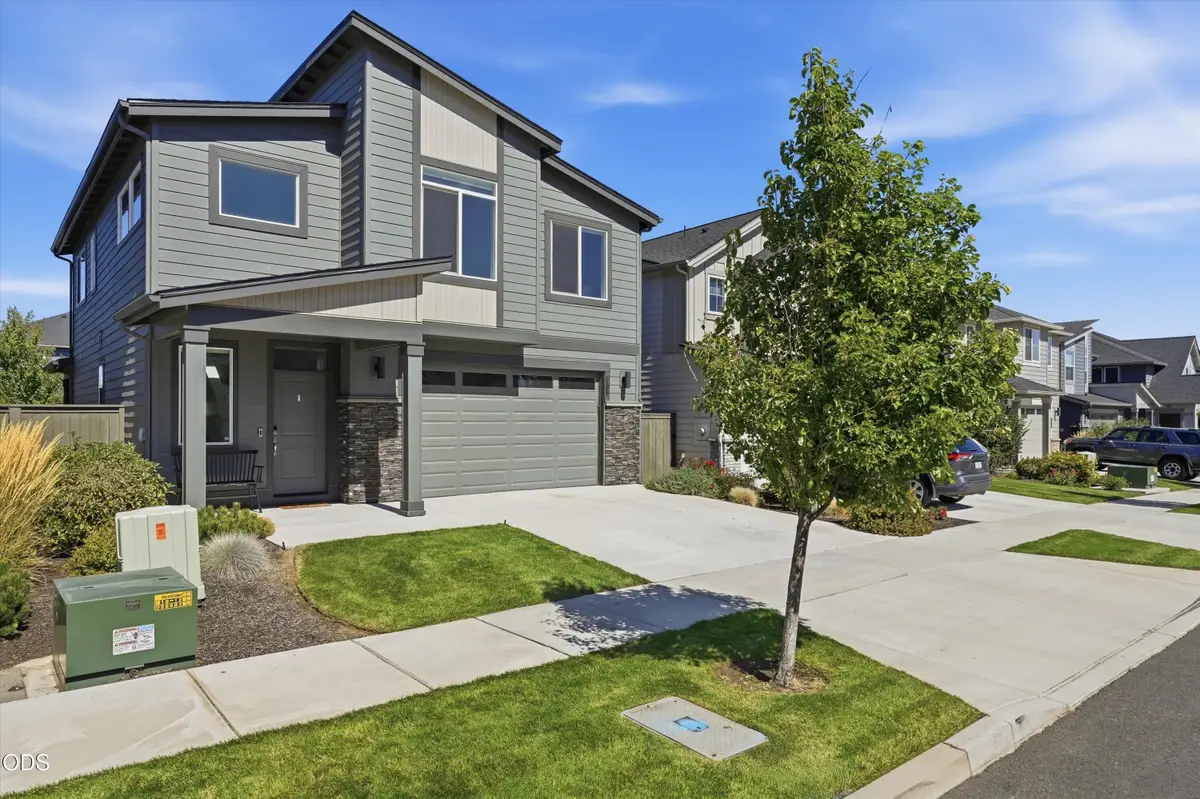 20732 SE Iron Horse Lane, Bend, OR 97702 - #1