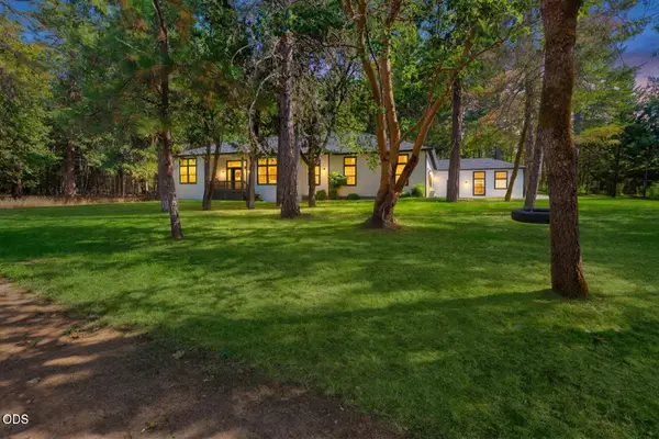 495 Sugar Pine Drive, Merlin, OR 97532