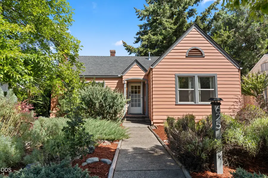625 S Holly Street, Medford, OR 97501 - #2
