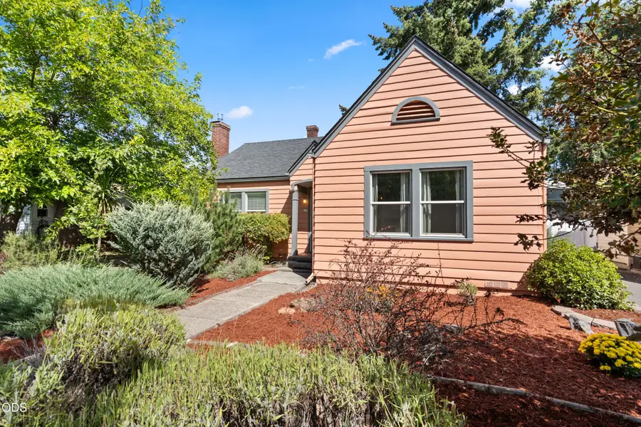 625 S Holly Street, Medford, OR 97501 - #3