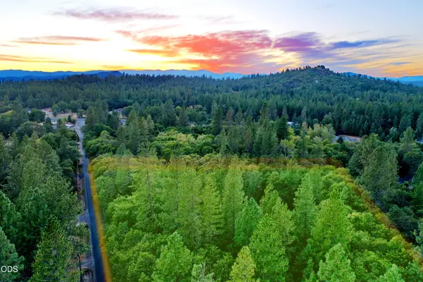 3200 De Woody Lane, Grants Pass, OR 97527