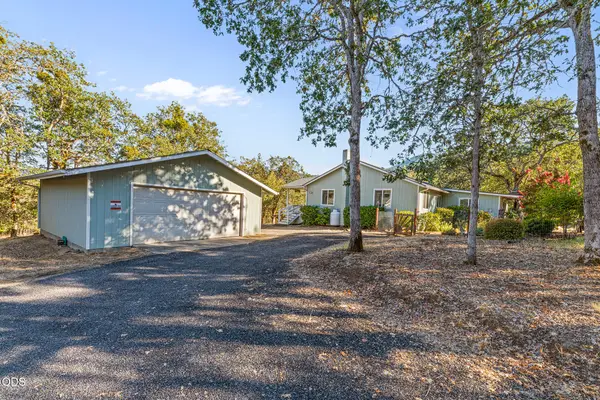 455 Crystal Drive, Grants Pass, OR 97527