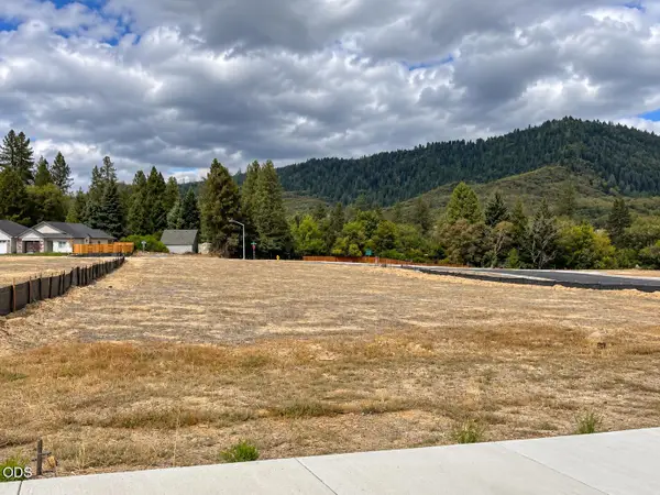 278 Hieglen Loop #Lot 23, Grants Pass, OR 97526