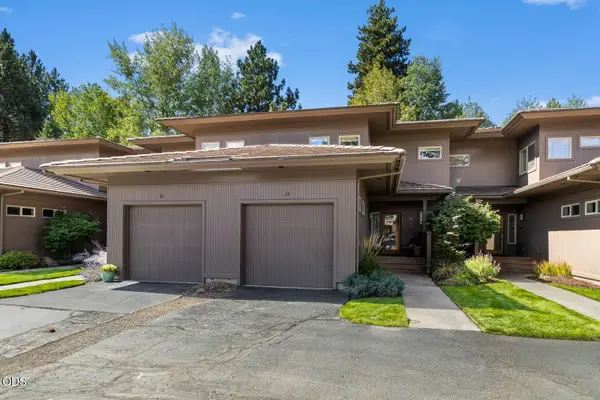 61875 Broken Top Drive #APT 29, Bend, OR 97702