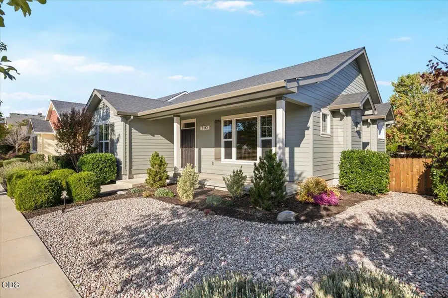 510 Stone Pointe Drive, Central Point, OR 97502 - #2