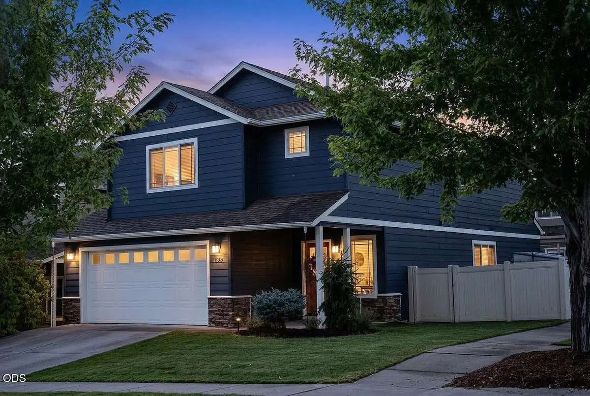633 SE Glengarry Place, Bend, OR 97702 - #1