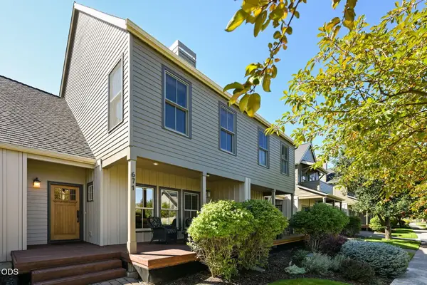 671 W Jefferson Avenue, Sisters, OR 97759