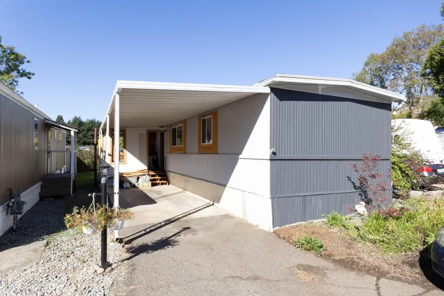 1246 2nd Avenue #UNIT 6, Gold Hill, OR 97525 - #2