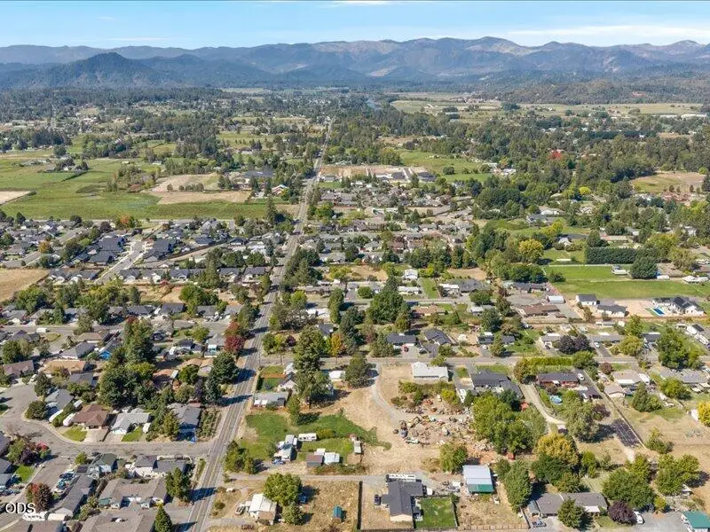 2716 Leonard Road, Grants Pass, OR 97527 - #2