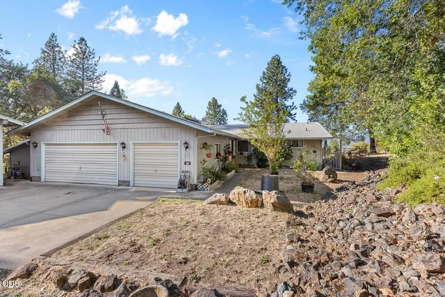 758 Summit Loop, Grants Pass, OR 97527 - #2