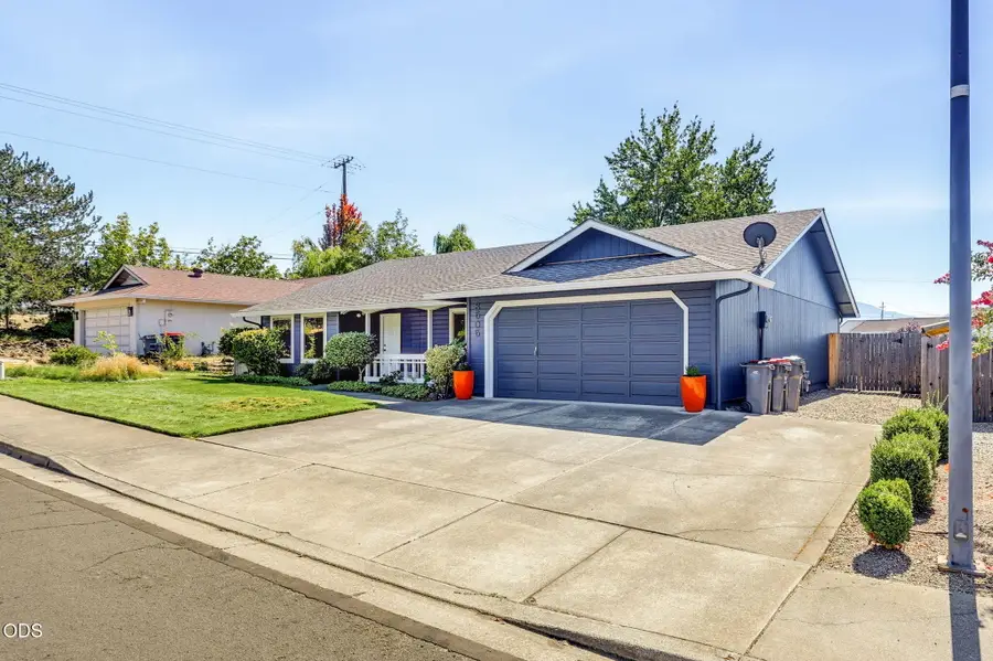 3505 Michael Park Drive, Medford, OR 97504 - #2