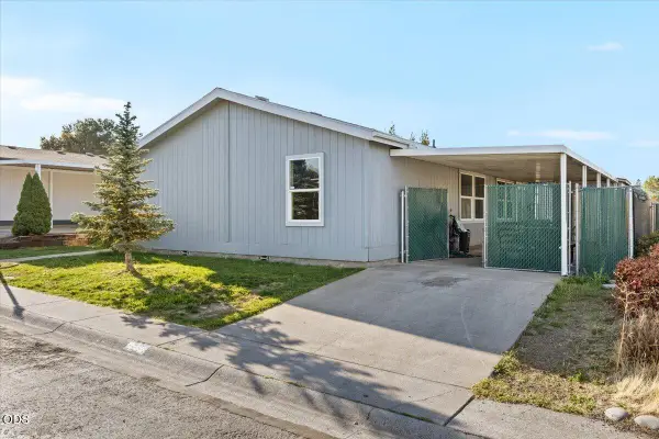 2318 Lara Lane, Central Point, OR 97502