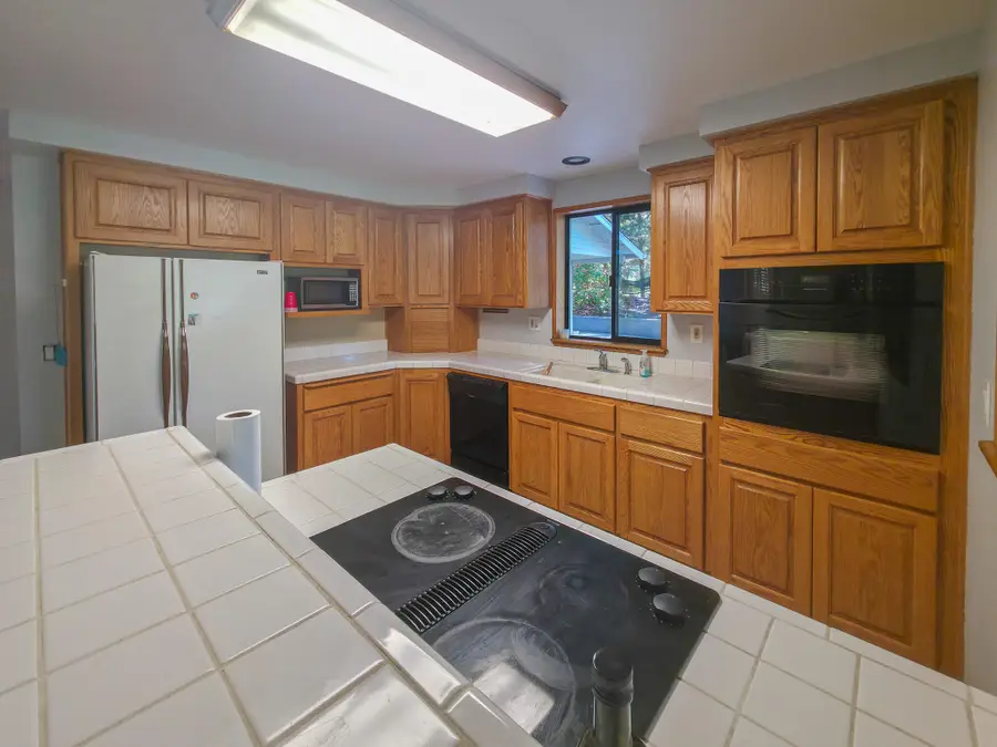 1570 Sleepy Hollow Loop, Grants Pass, OR 97527 - #2
