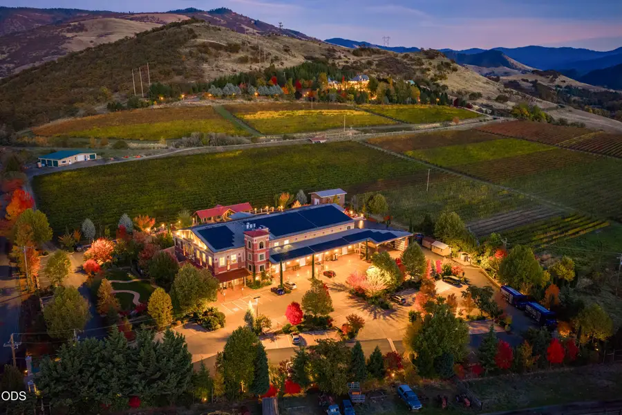 100 Belle Fiore Lane, Ashland, OR 97520 - #2