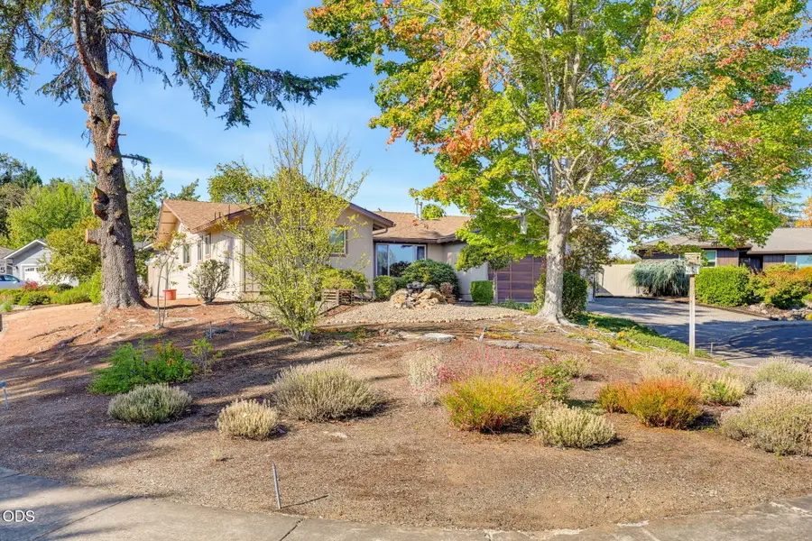 6090 Rock Way, Central Point, OR 97502 - #3