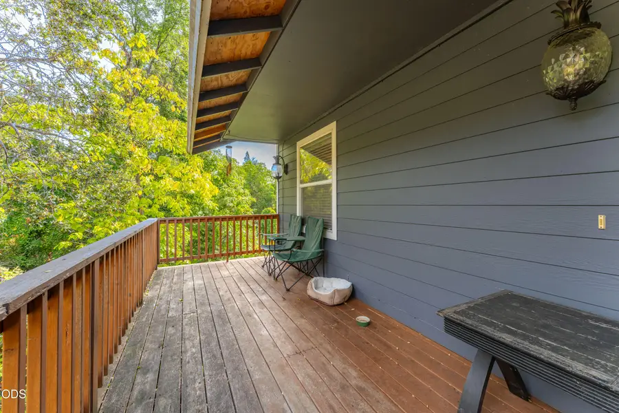 759 NW Bellevue Place, Grants Pass, OR 97526 - #3