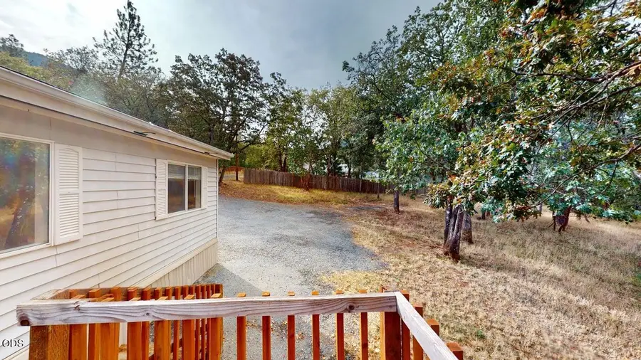 1216 Summit Loop, Grants Pass, OR 97527 - #3
