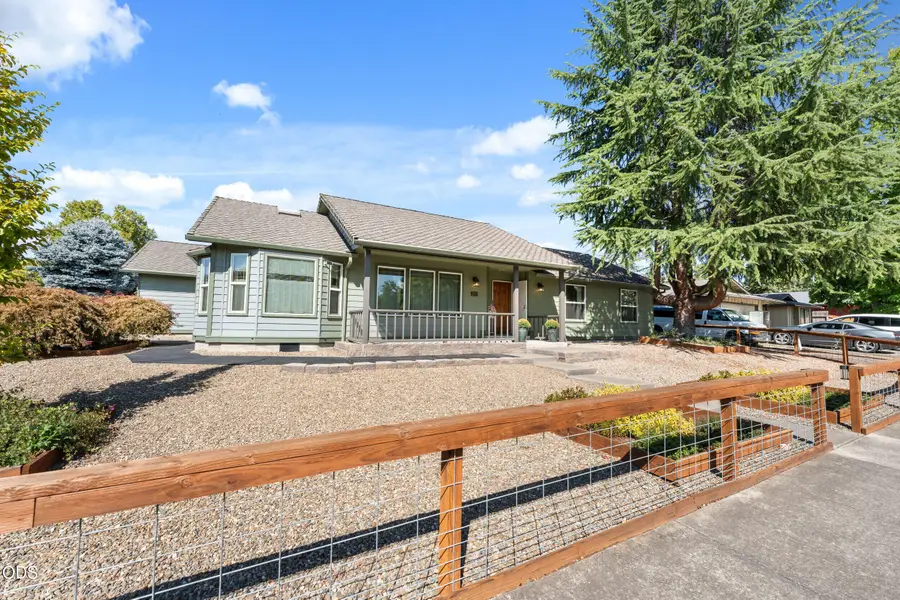 2515 Siskiyou, Medford, OR 97504 - #2