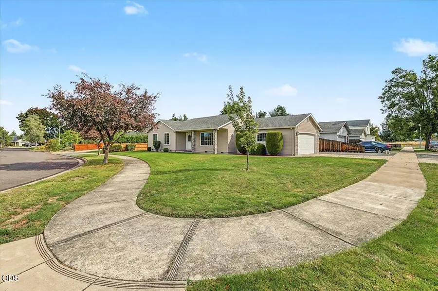 1911 Layla Drive, Medford, OR 97501 - #2
