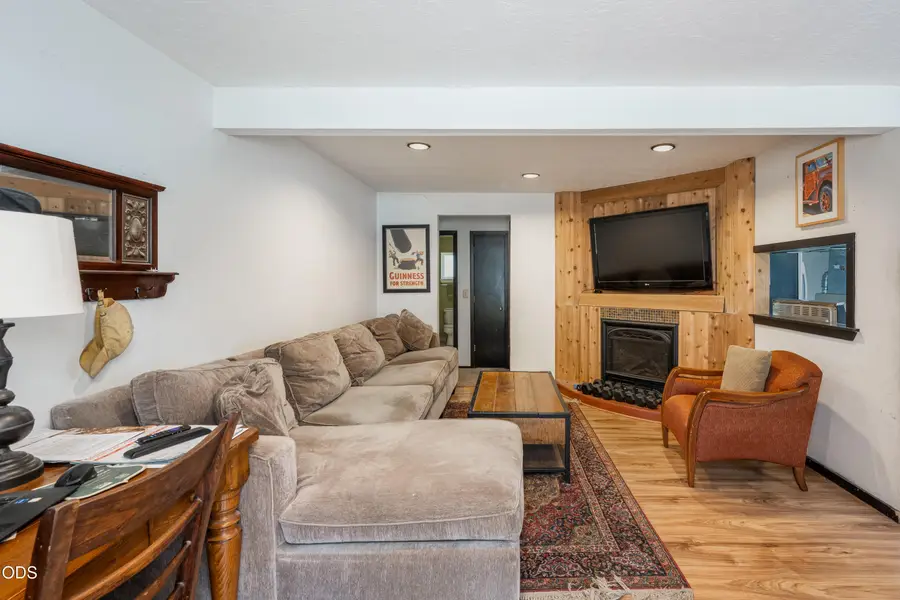 1345 NW Jacksonville Avenue, Bend, OR 97703 - #2