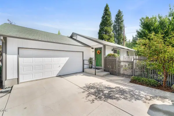 526 Bessie Street, Medford, OR 97504