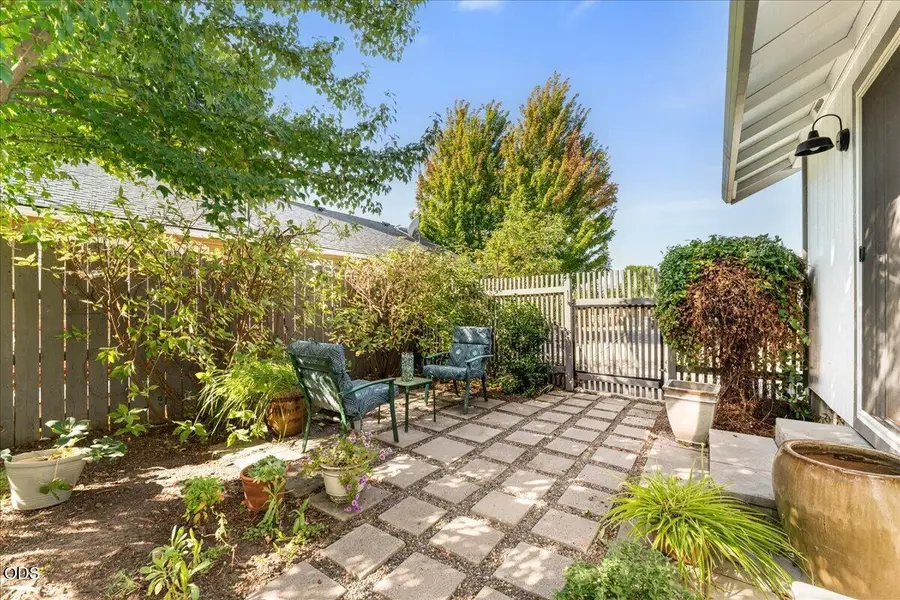 526 Bessie Street, Medford, OR 97504 - #2