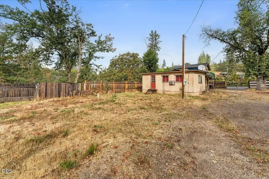 10483 Blackwell Road, Central Point, OR 97502 - #2