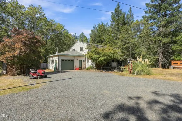 300 Vannoy Creek Road, Grants Pass, OR 97526