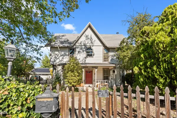 322 N 3rd Street, Central Point, OR 97502