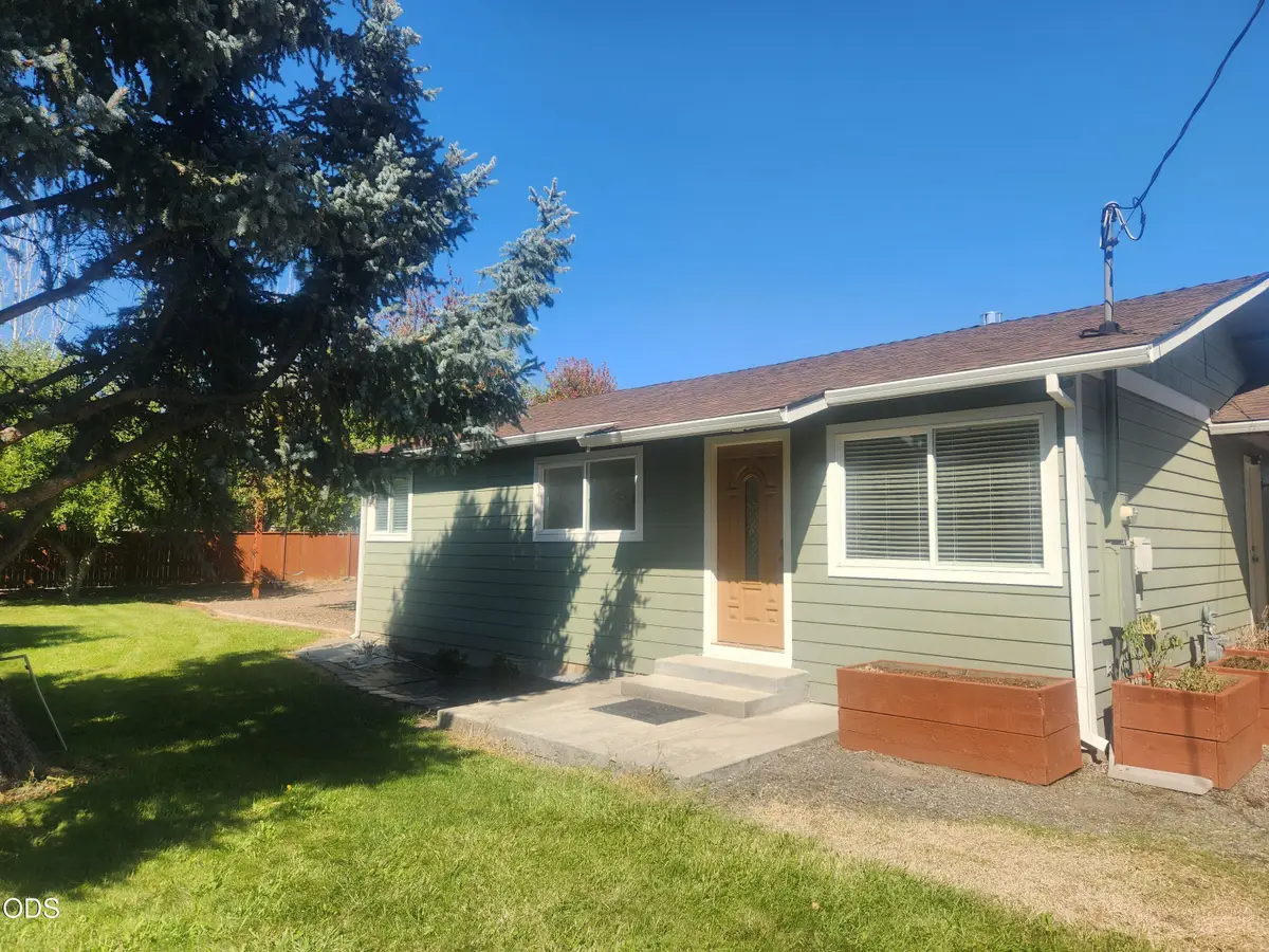 96 W Gregory Road, Central Point, OR 97502 - #1