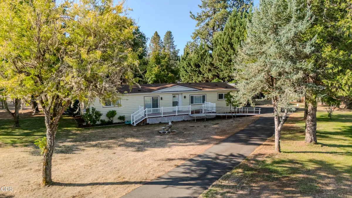 8290 E Evans Creek Road, Rogue River, OR 97537 - #1