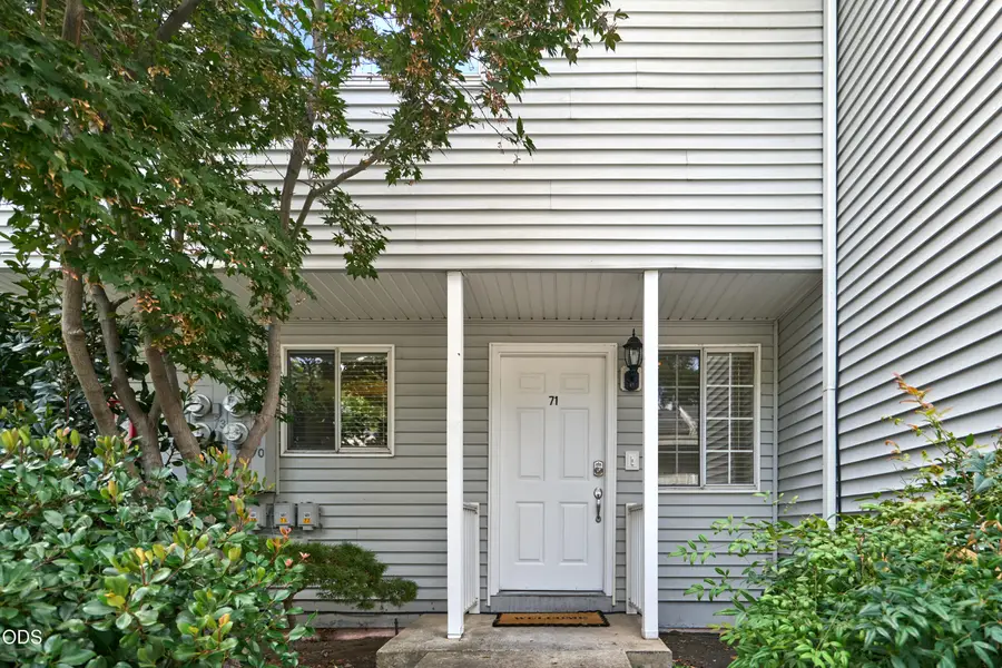 2101 Poplar Drive #71, Medford, OR 97504 - #2
