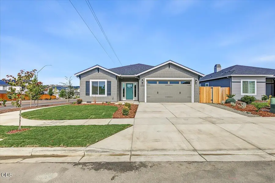 3703 Carlin Drive, Medford, OR 97504 - #2