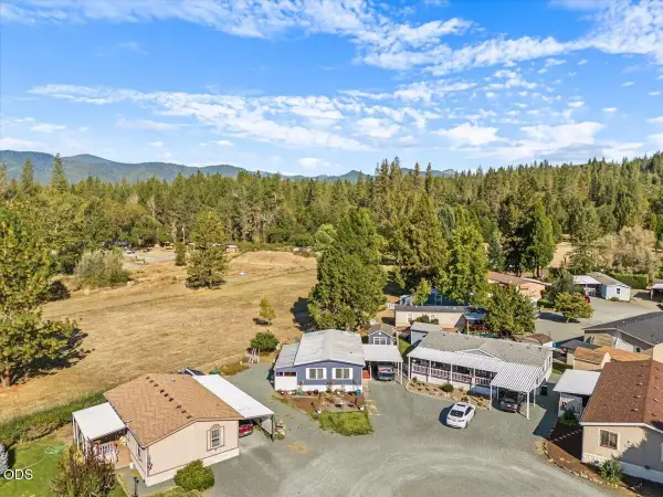 8969 E Evans Creek Road # 23, Rogue River, OR 97537