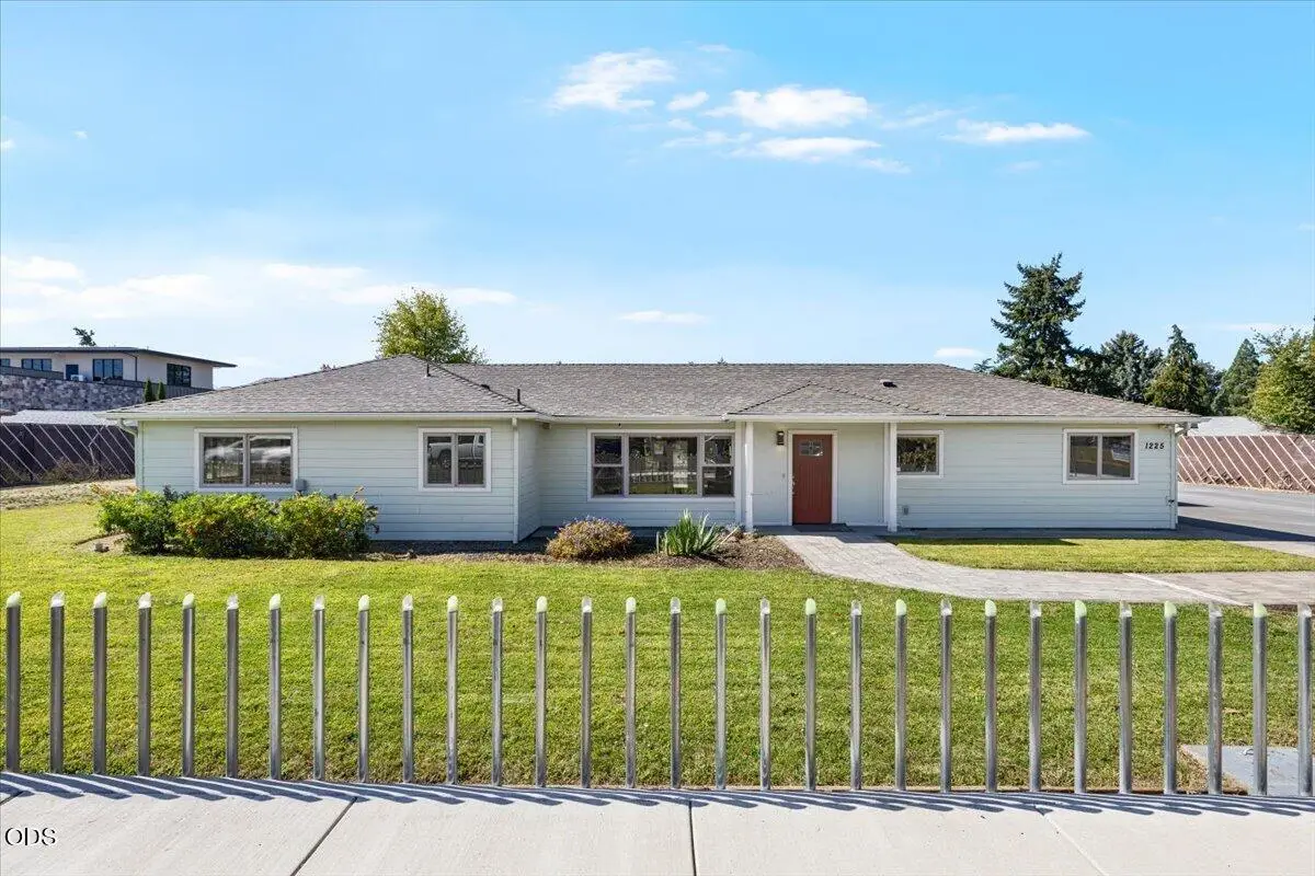 1225 Corona Avenue, Medford, OR 97504 - #1
