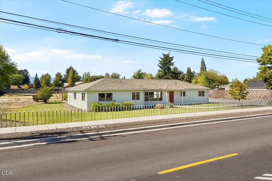 1225 Corona Avenue, Medford, OR 97504 - #2