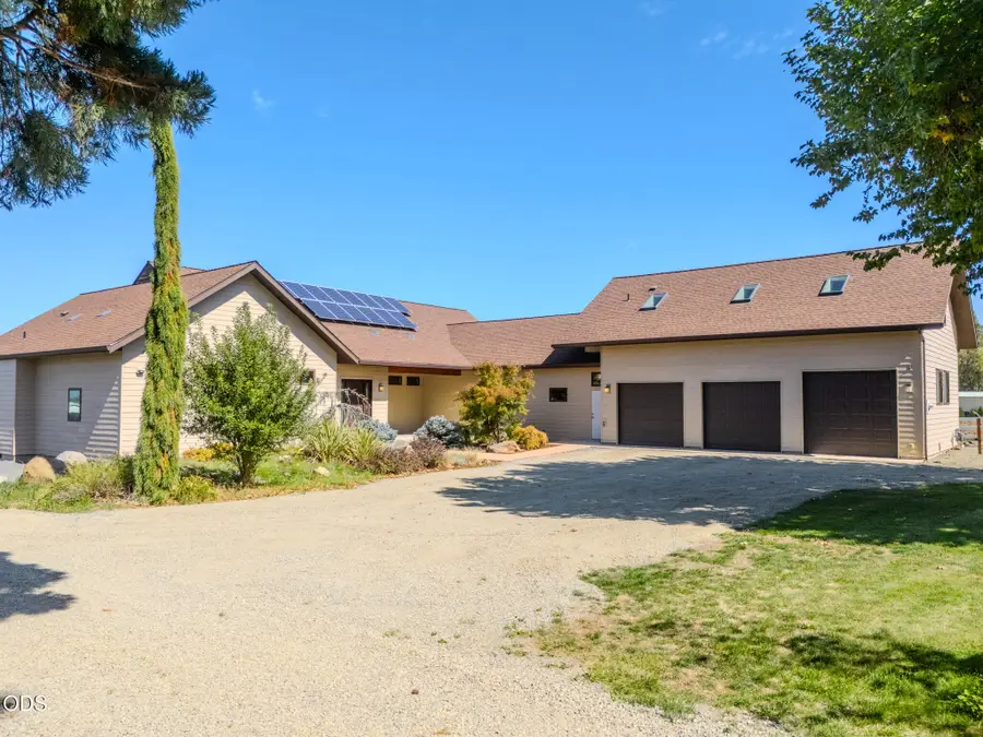 2110 Houston Road, Phoenix, OR 97535 - #2