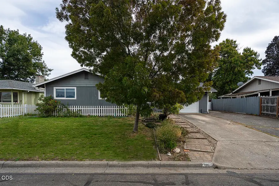 112 Saxbury Drive, Central Point, OR 97502 - #2