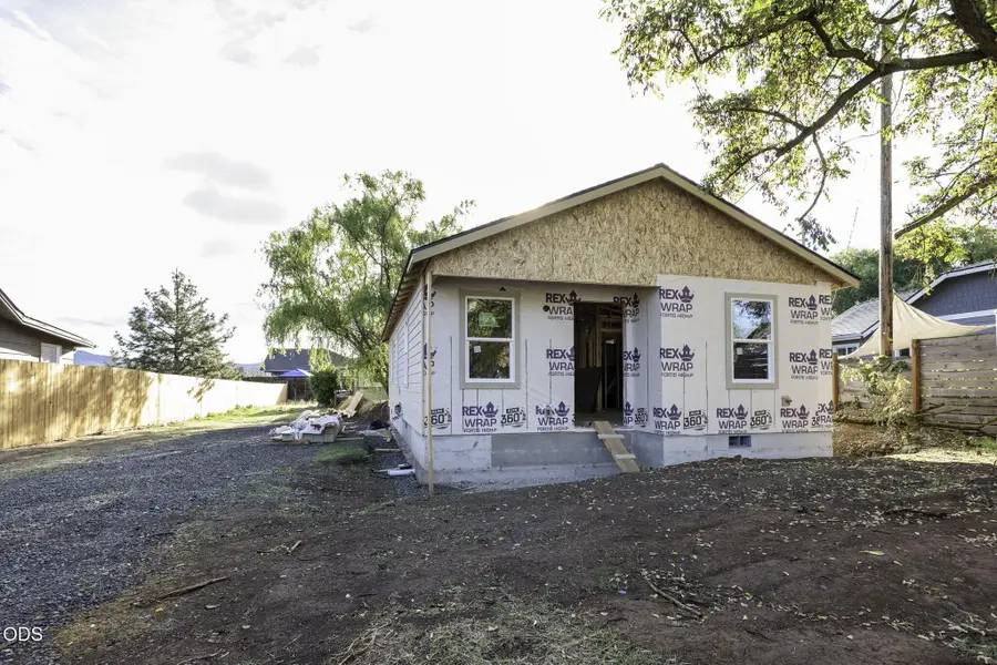 1295 Thomas Road, Medford, OR 97501 - #3