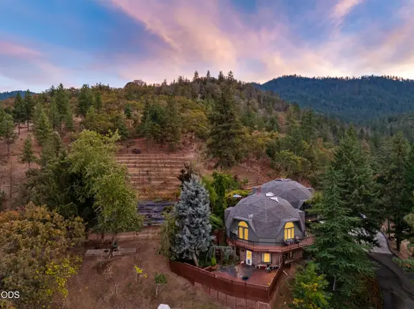 2200 Lupine Drive, Ashland, OR 97520
