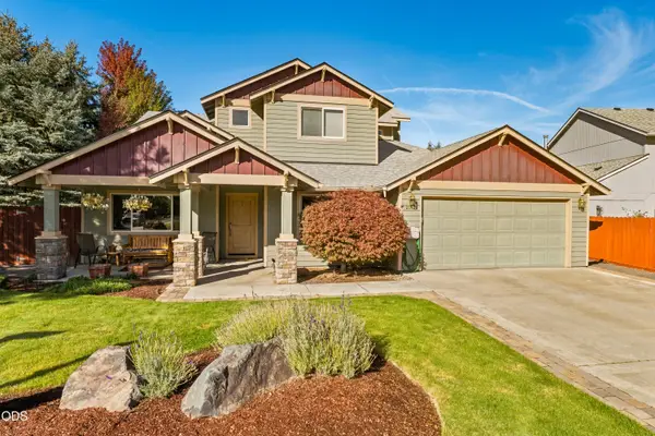 2023 NW 22nd Street, Redmond, OR 97756