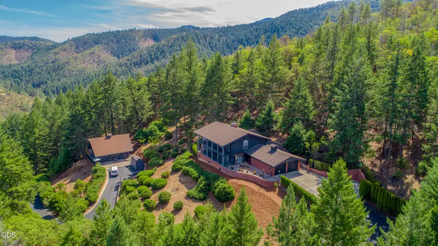 5263 Griffin Creek Lane, Medford, OR 97501 - #3