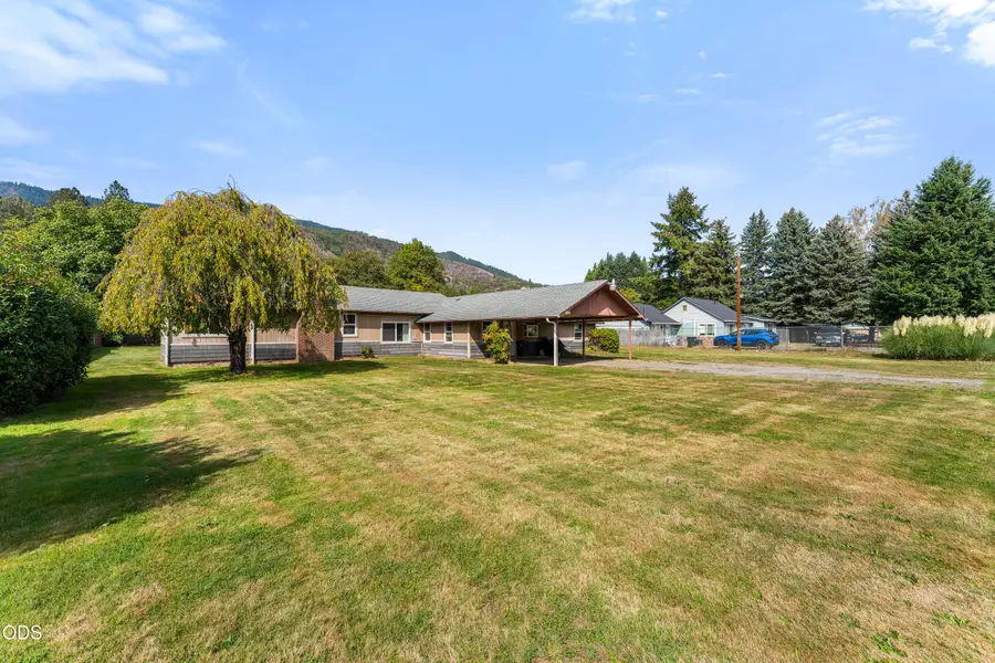 175 W Evans Creek Road, Rogue River, OR 97537 - #2