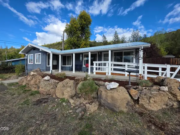 20060 Highway 62, Shady Cove, OR 97539