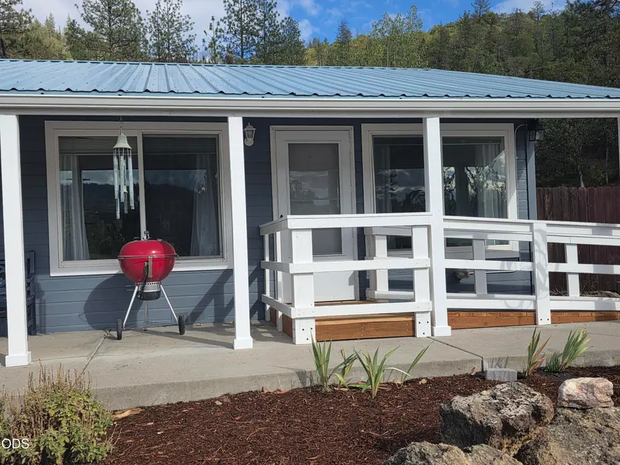 20060 Highway 62, Shady Cove, OR 97539 - #2