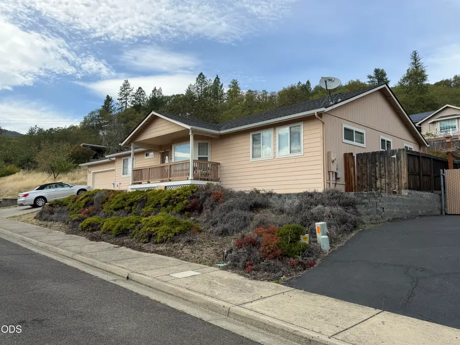 605 Lia Way, Rogue River, OR 97537 - #3