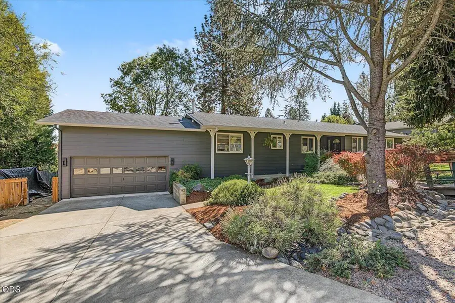 215 Stagecoach Drive, Jacksonville, OR 97530 - #2